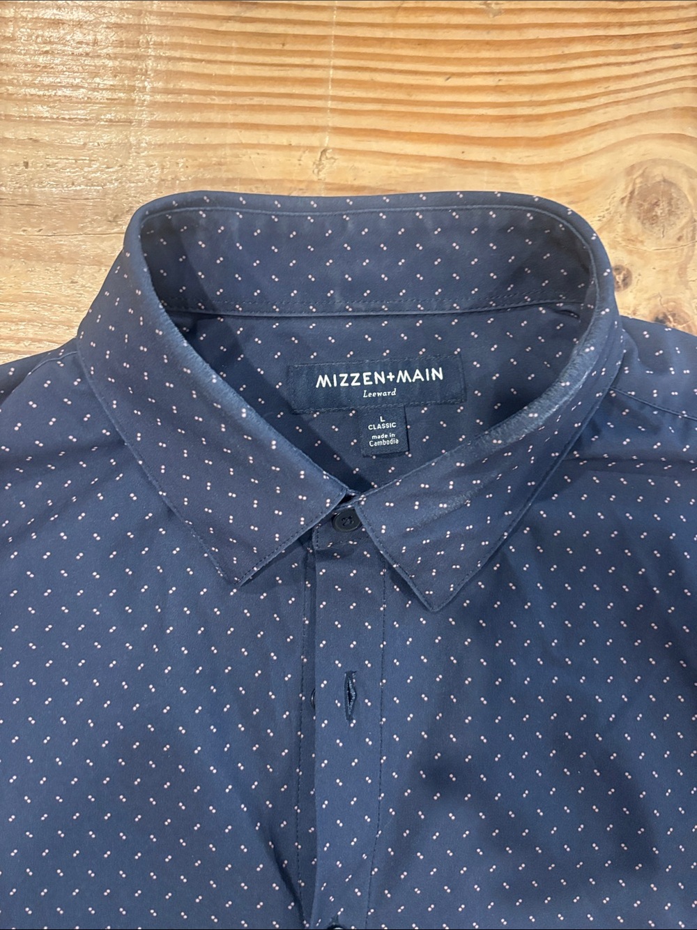 Mizzen+Main Leeward Navy Microdot Button-Down Shirt NWOT